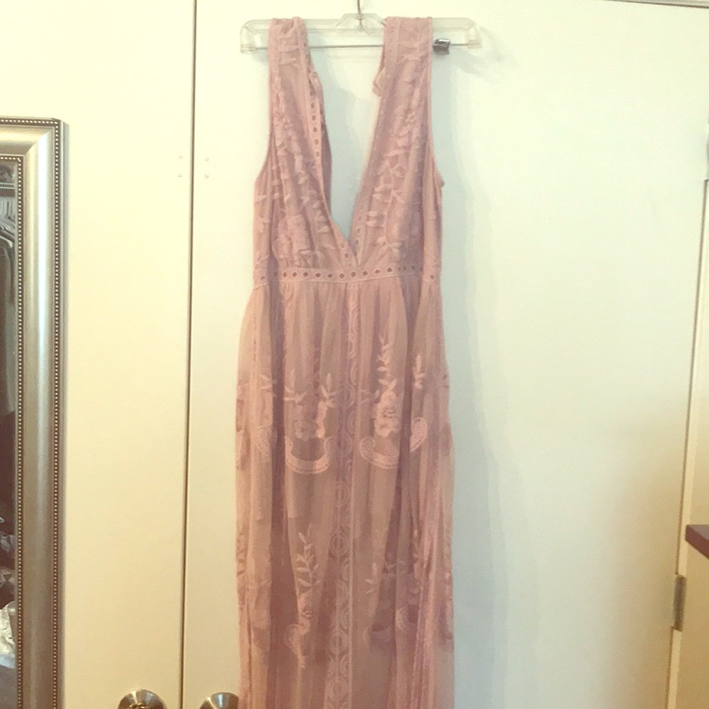 Lace light pink maxi dress